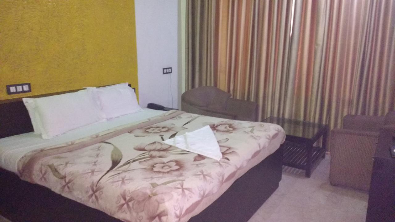 Sanjay Motels I Pvt Ltd Pura Raghunath Bagian luar foto